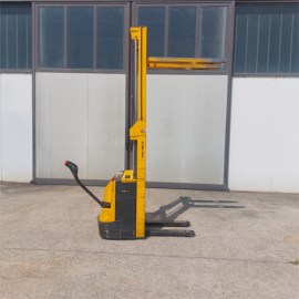 02_carrello-elevatore-elettrico