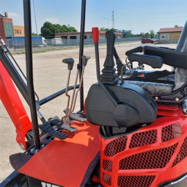 3_mini-escavatore-HT18