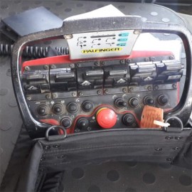 4-autocarro-iveco-con-gru-e-scarrabile
